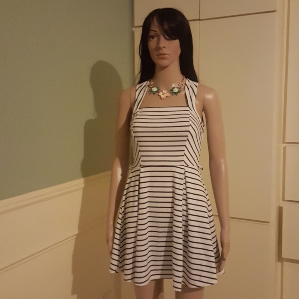 PAPAYA DRESS!! LIKE NEW!!